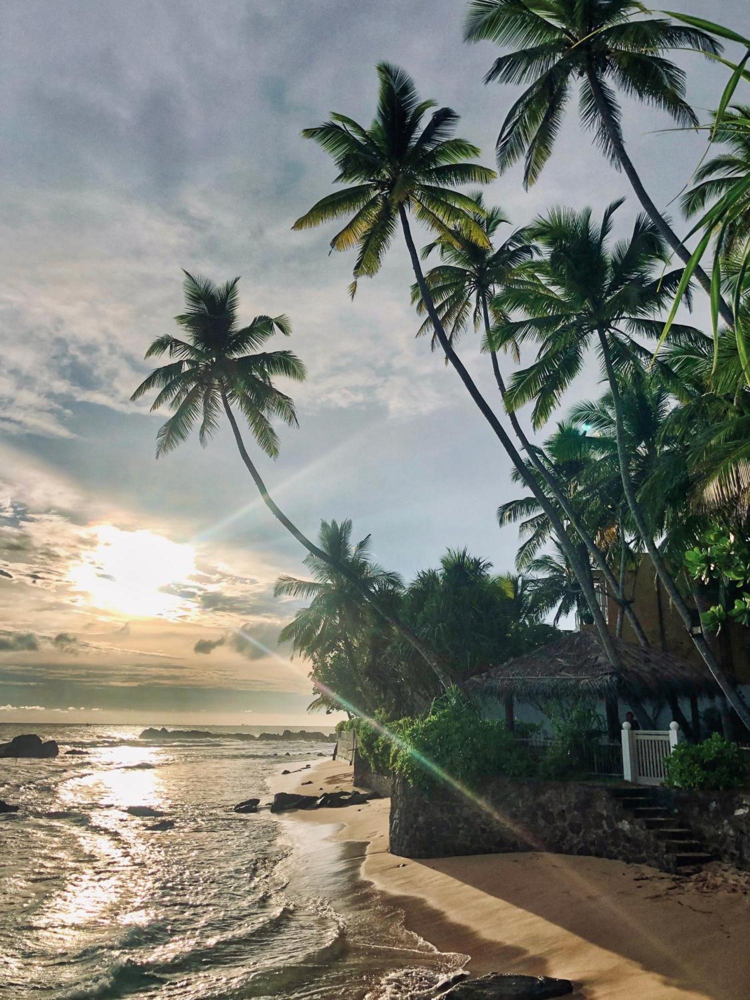 Satin Doll Hotel Unawatuna Exterior photo