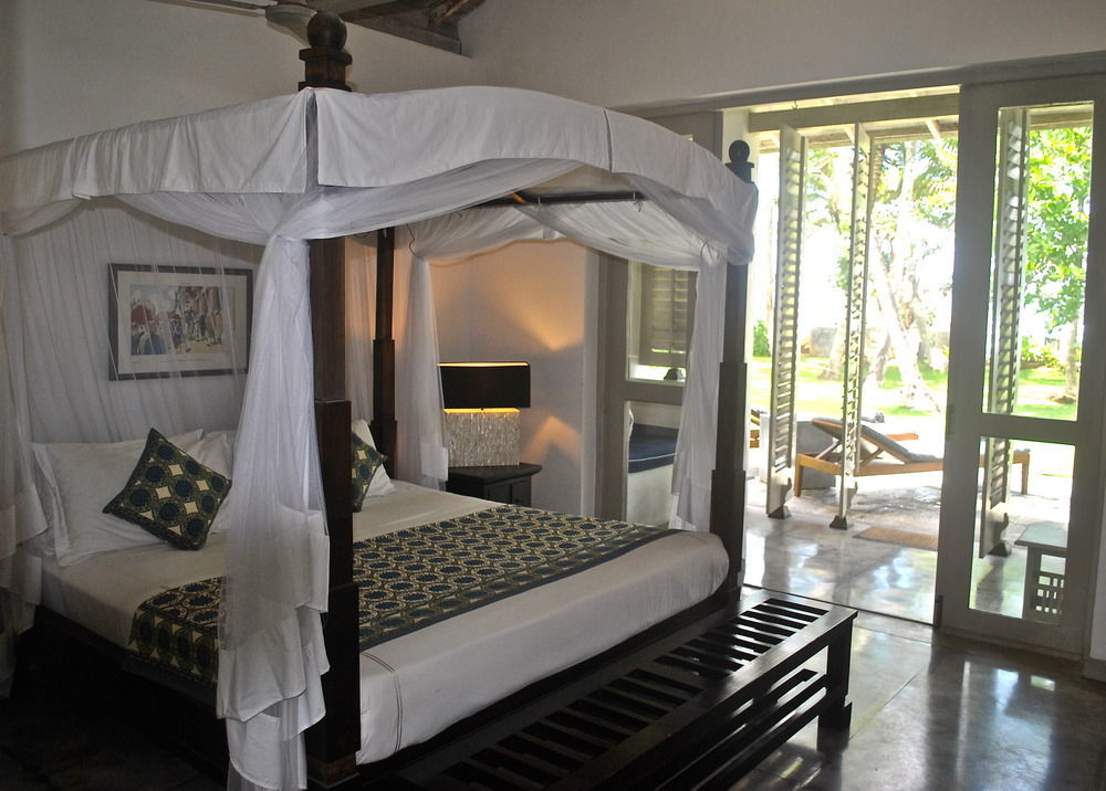 Satin Doll Hotel Unawatuna Exterior photo